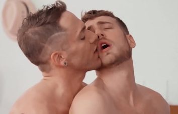 Videos de sexo gay com novinho dando pra dois