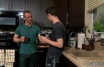Video porno gay free com danadinhos na cozinha