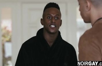 Vídeo de negros gays safados fazendo sexo anal gostoso