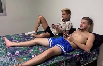 Vídeo de primos gays fazendo sexo anal gostoso